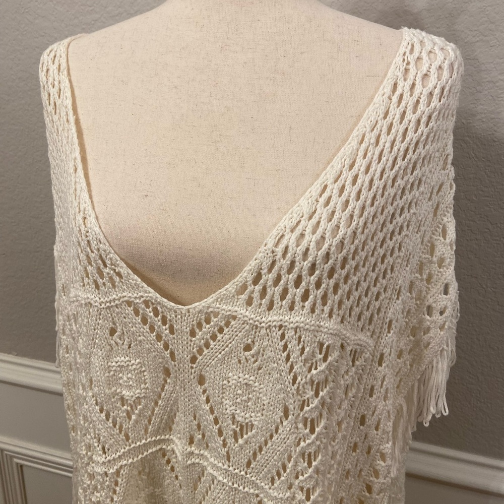 H&M Ivory Crochet Fringe Deep V-Neck Poncho Coverup Size Medium/Large - Picture 2 of 9